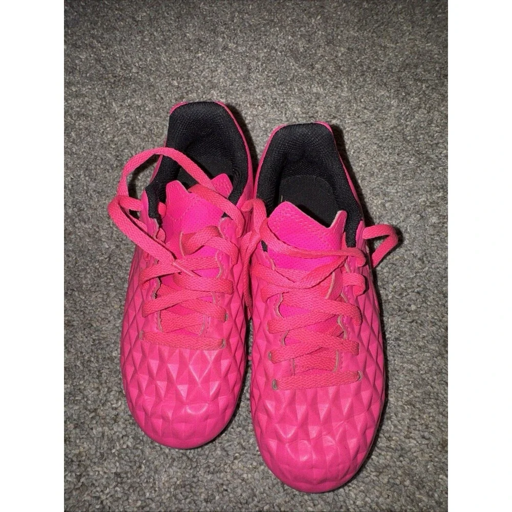 Nike Tiempo Kids Soccer Cleats Kids size 11C Hot Pink Fuschia Diamond Pattern